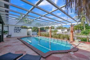 Crush's Waterfront Oasis Home with Private Pool home, Fort Lauderdale